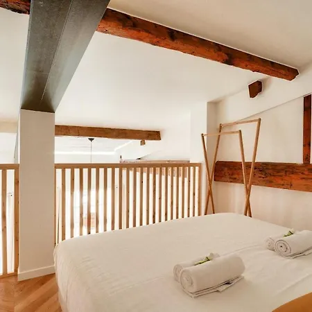 Belle Epoque - Magnifique Duplex Avec Mezzanine Pour 4 *